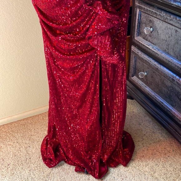Faeriesty Red Sequin Formal Gown - Picture 5 of 15